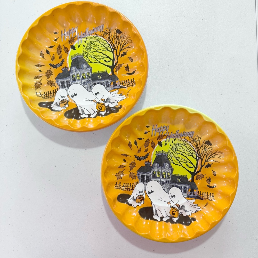 Vintage Thin Plastic Halloween Ghost Plates AS IS